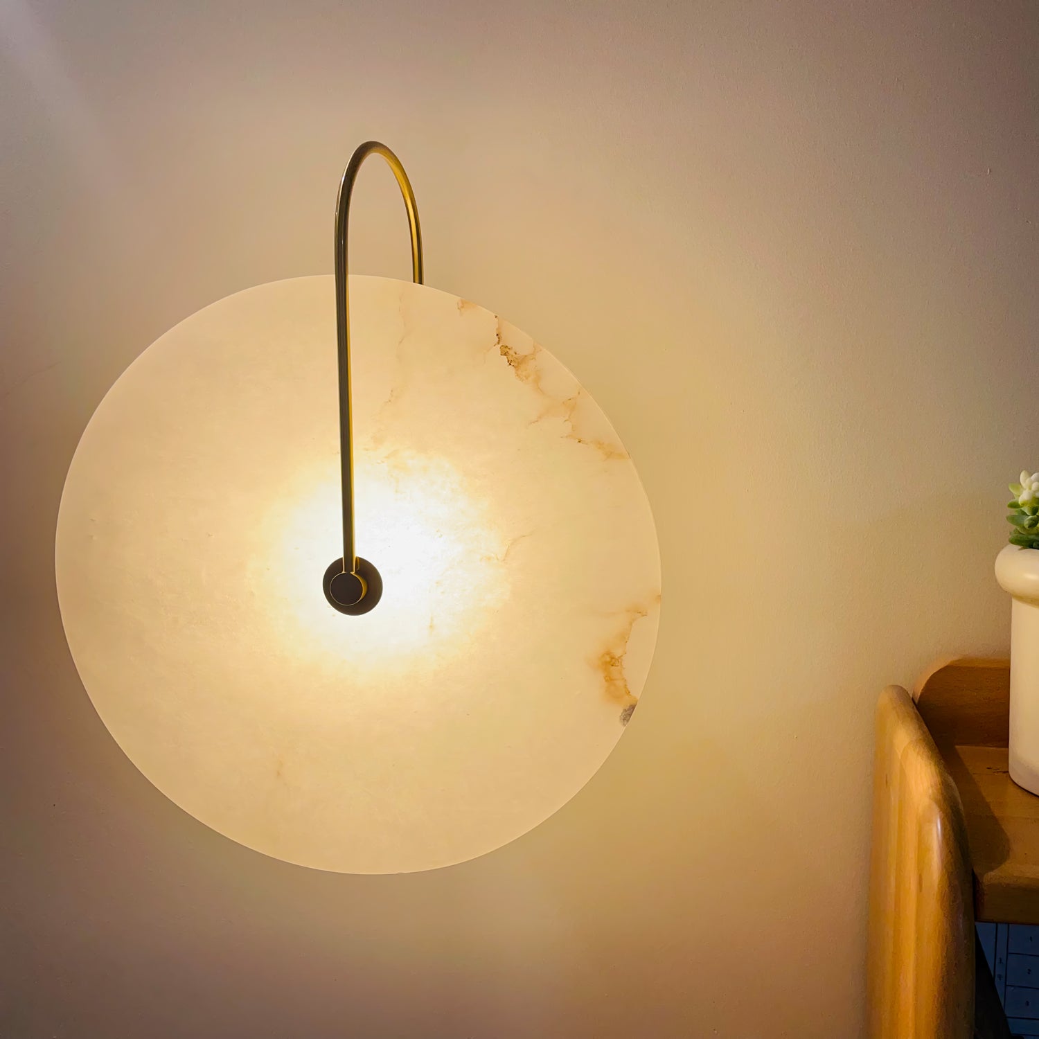 Alabaster_Disc_Sconce__9.jpg