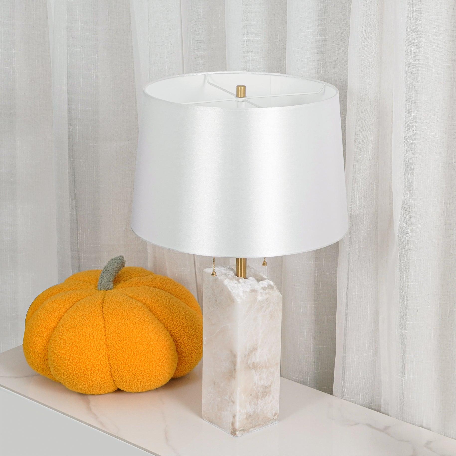 Raw_Alabaster_Table_Lamp_10_e9796caa-a85c-4247-b5ae-230a5a5770ea.jpg