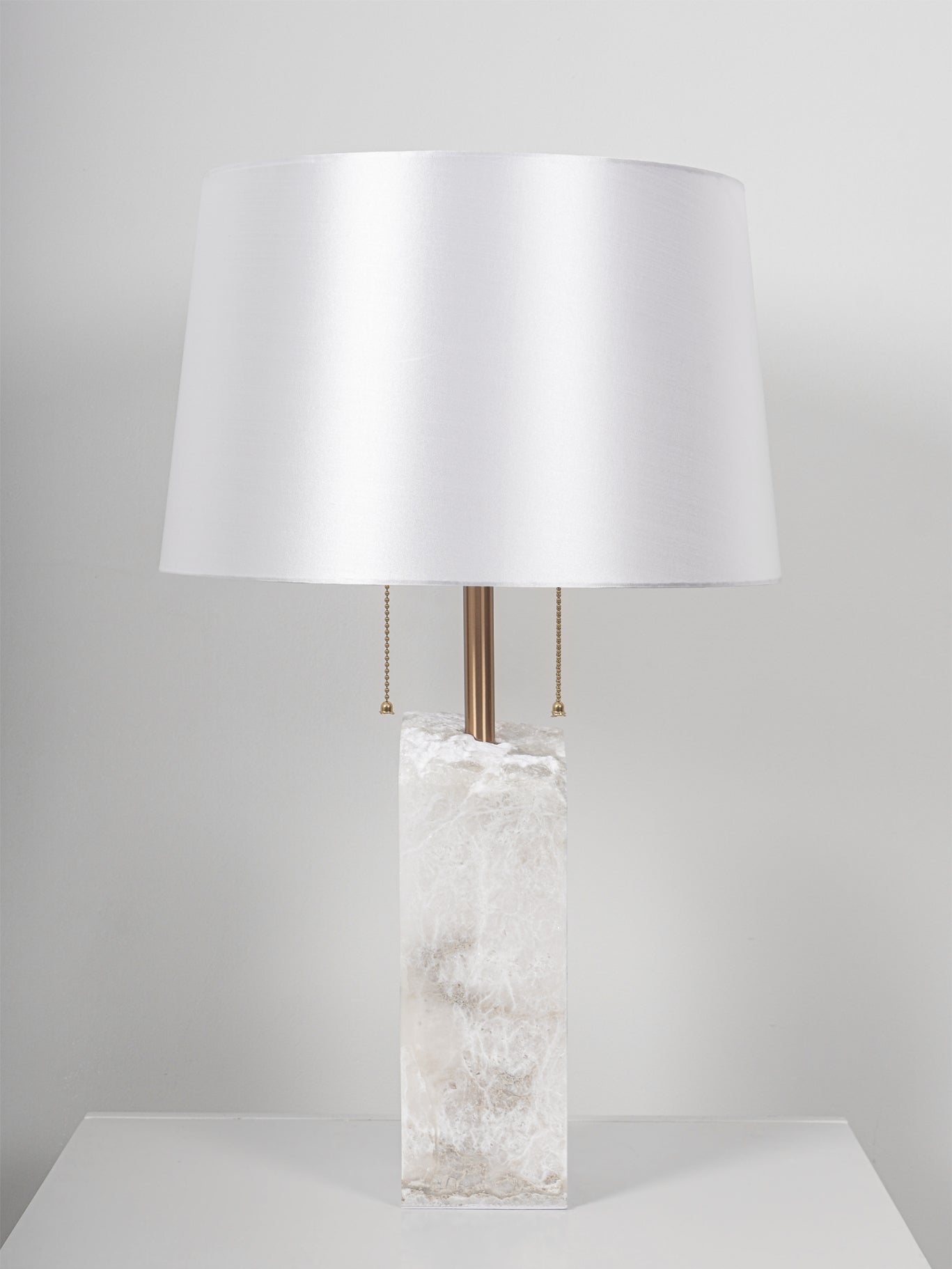 Raw_Alabaster_Table_Lamp_2_a52119c7-cef4-442a-bebc-ca3da04ee948.jpg