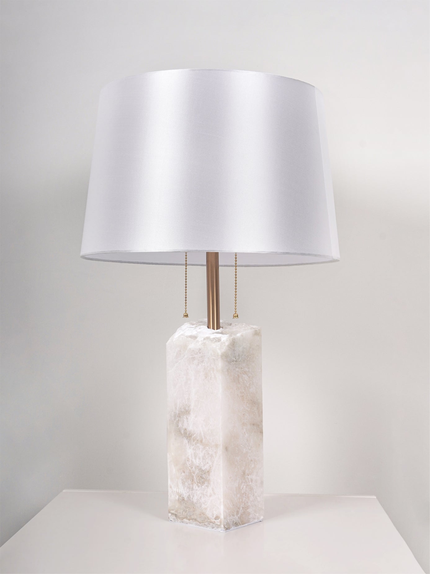 Raw_Alabaster_Table_Lamp_6_d660cf41-0041-4c7a-9756-83c6f518763e.jpg