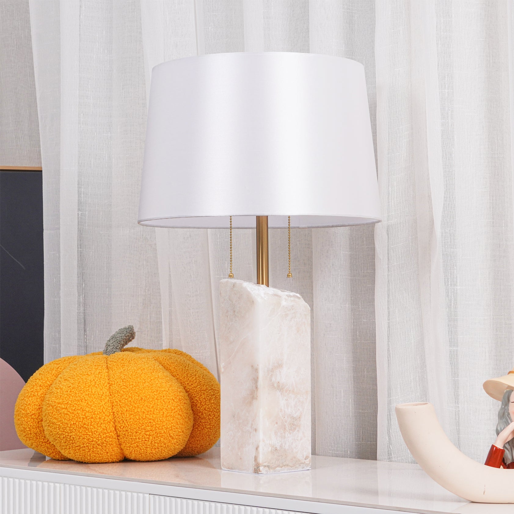 Raw_Alabaster_Table_Lamp_8_868df4a0-168d-40f5-b678-d207dd4f5a48.jpg